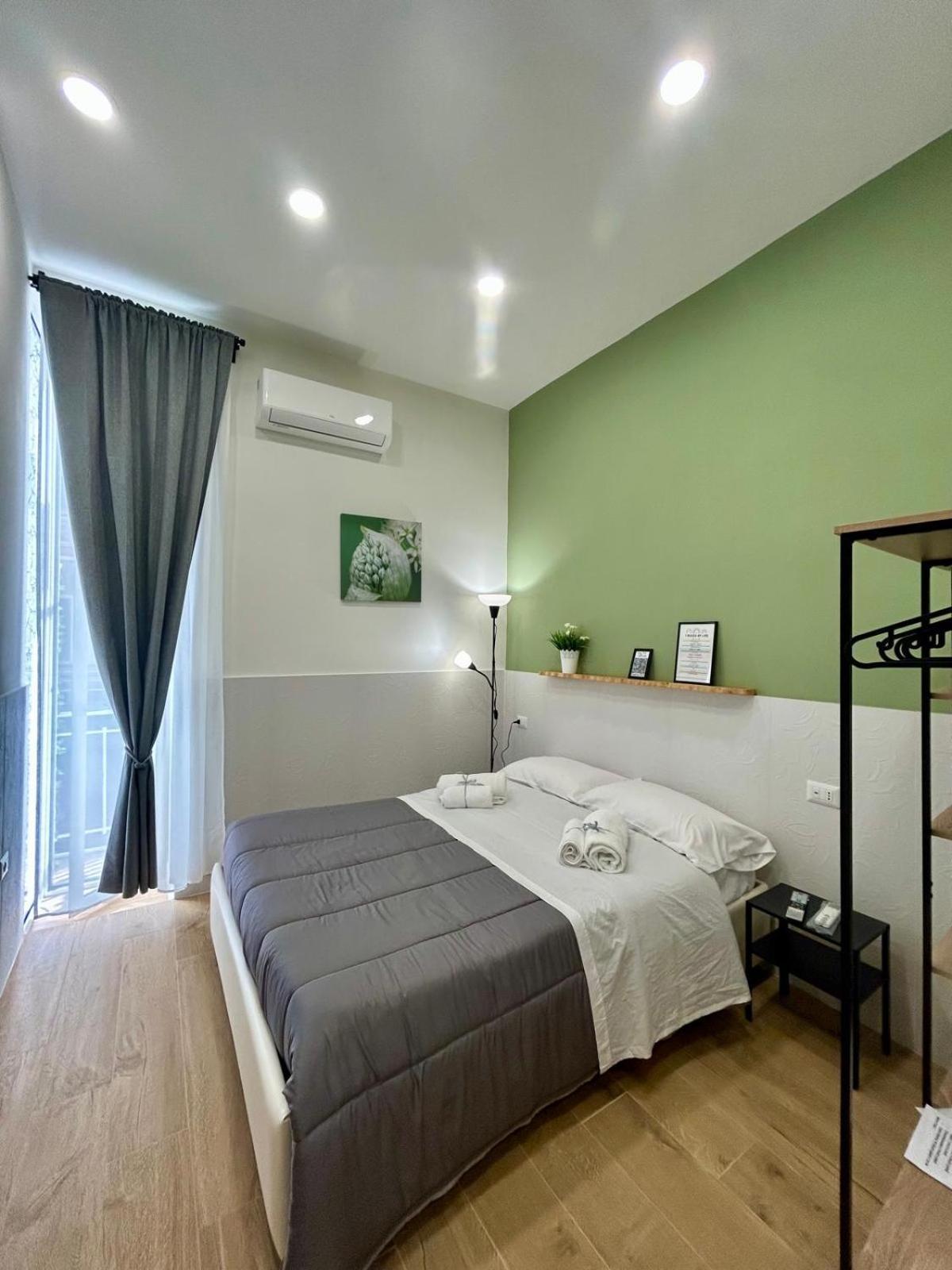 Guest house Center House Mery&ines Naples